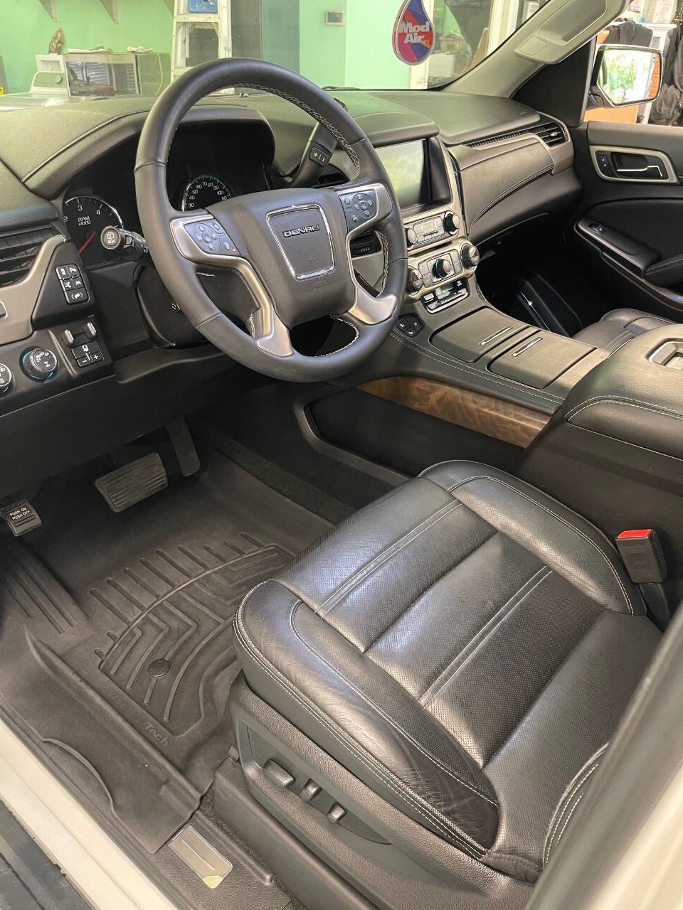 Used 2018 GMC Yukon Denali w/ Denali Ultimate Package AWD/4WD image 22