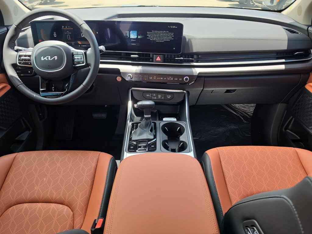 New 2026 Kia Carnival EX FWD image 13