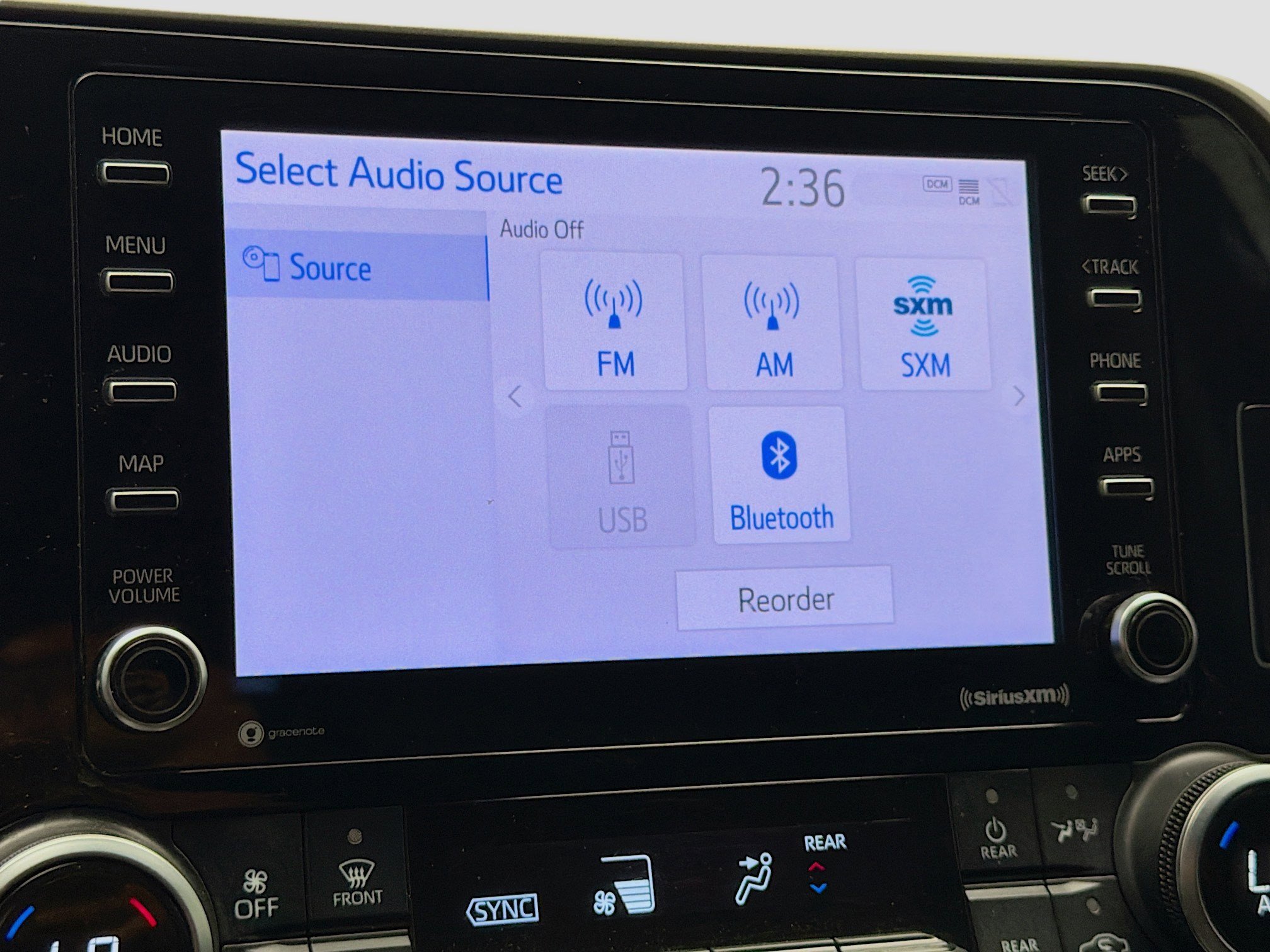 Used 2021 Toyota Highlander L FWD image 9