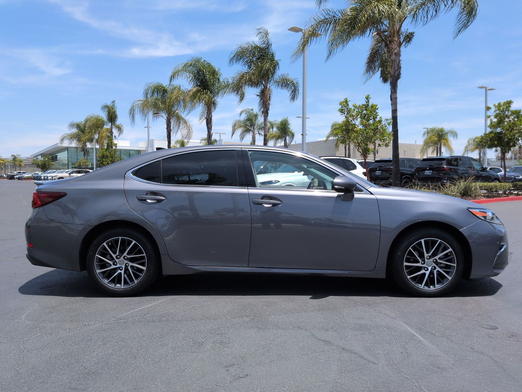 Used 2017 Lexus ES 350 w/ Navigation System Package FWD image 11