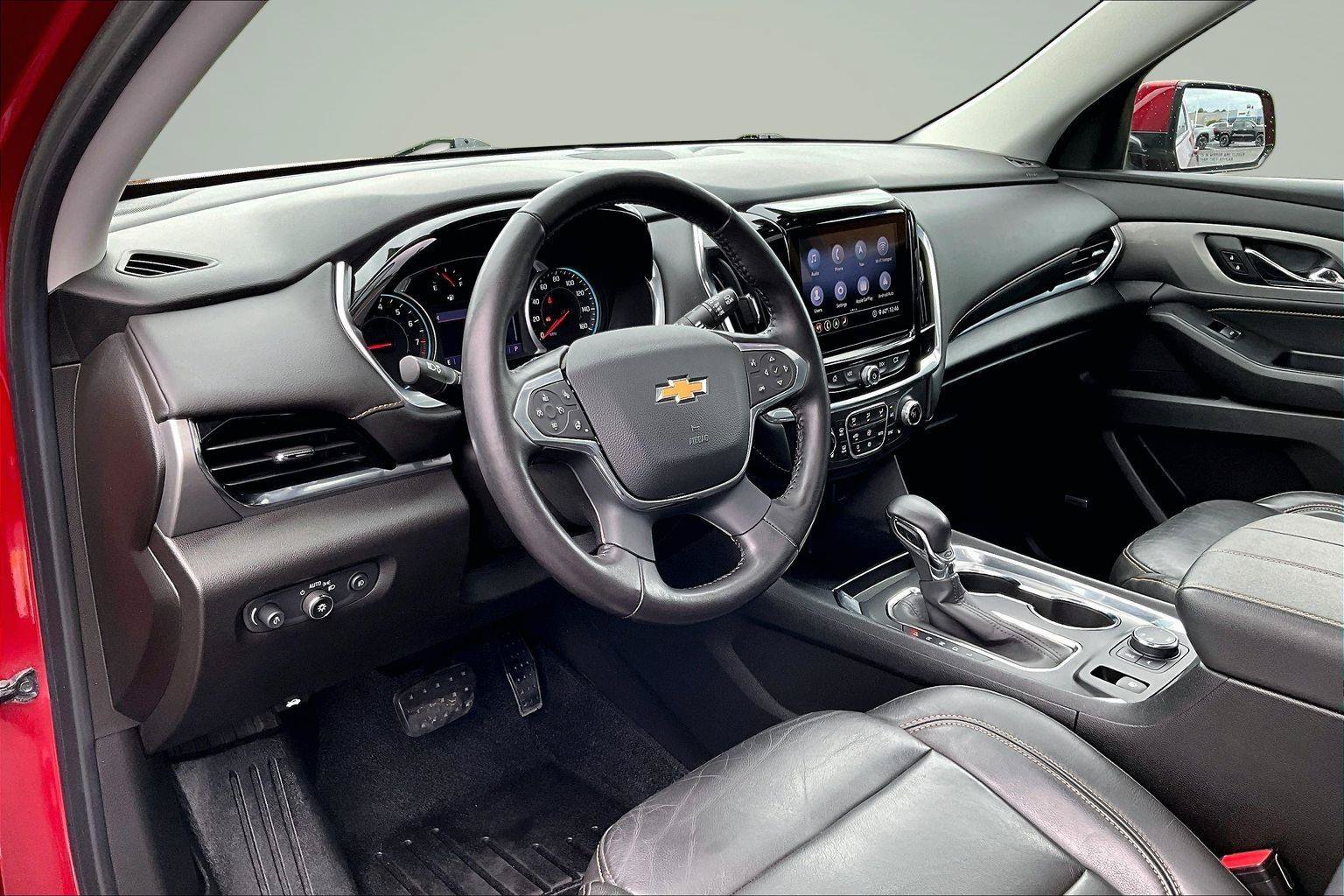 Used 2021 Chevrolet Traverse LT w/ LT Premium Package AWD/4WD image 15