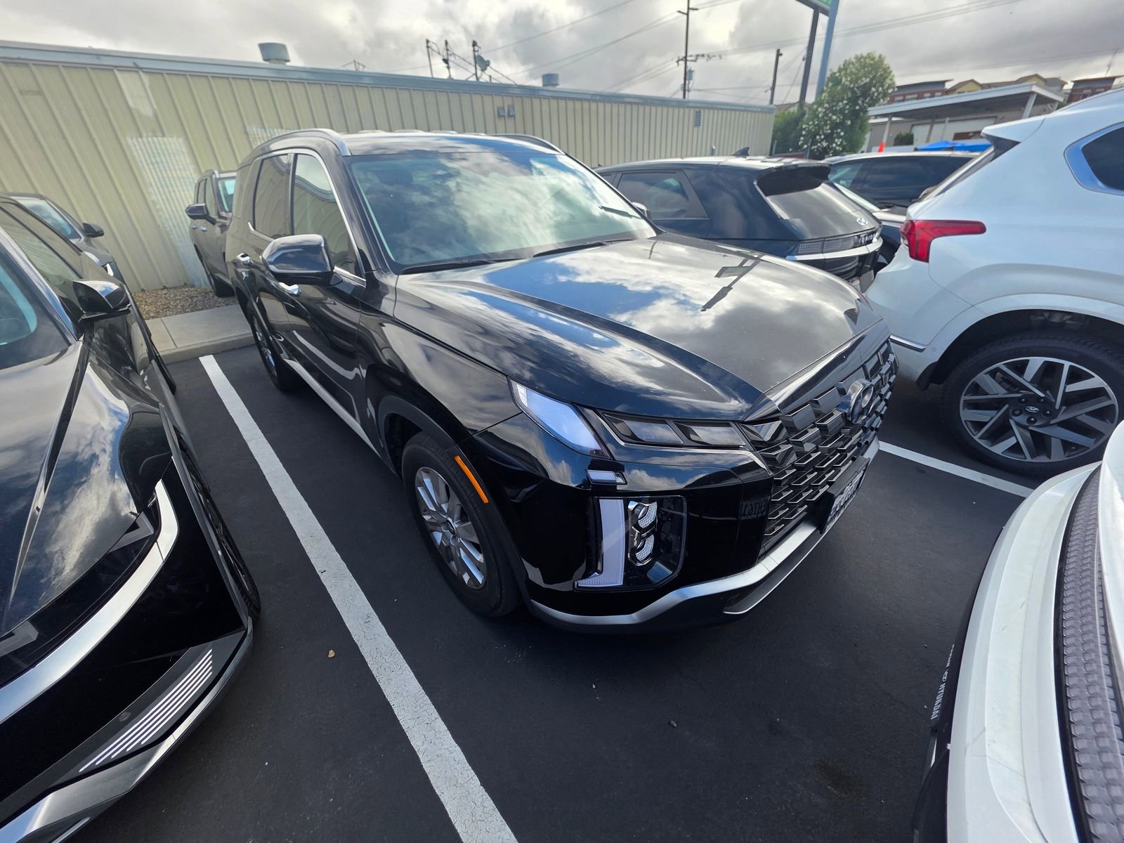 Used 2024 Hyundai Palisade SEL FWD image 3