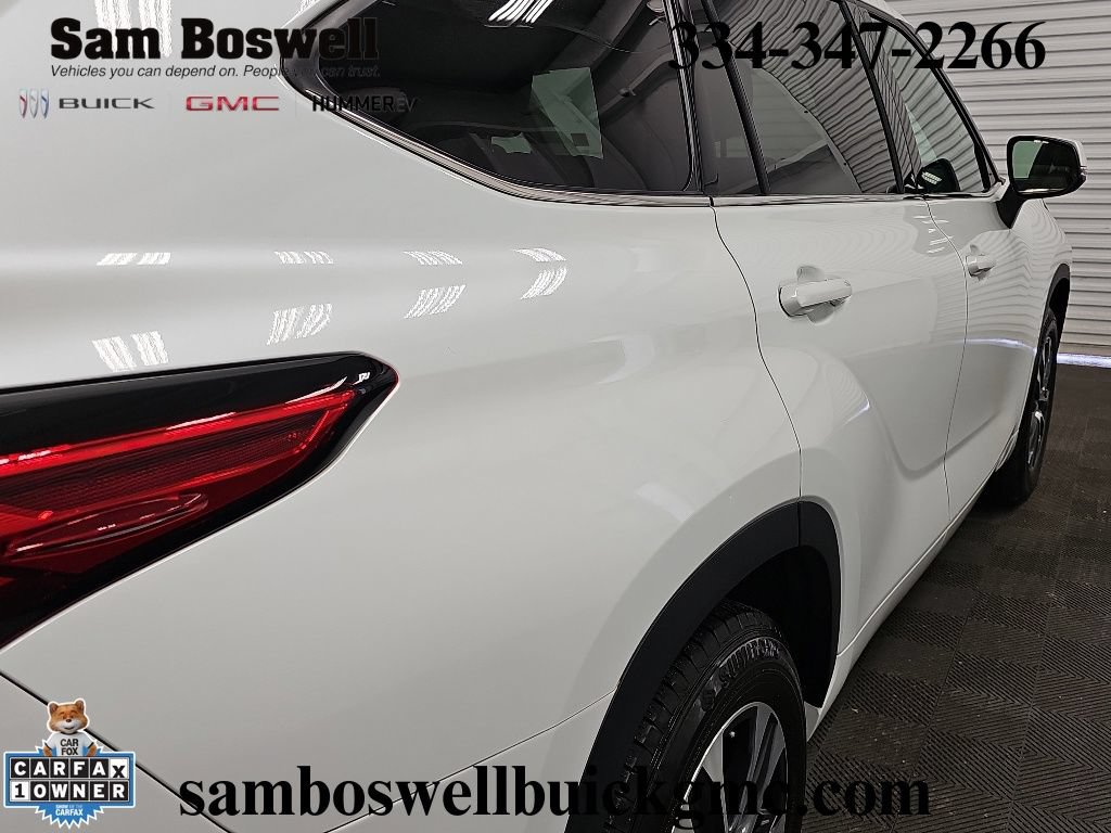 Used 2022 Toyota Highlander XLE FWD image 9