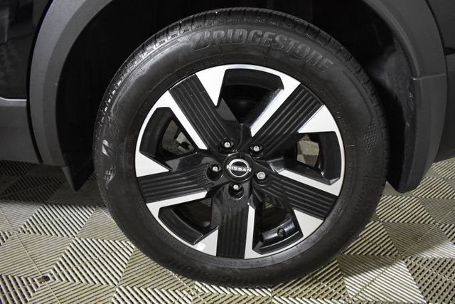 Certified 2025 Nissan Kicks SV AWD/4WD image 37