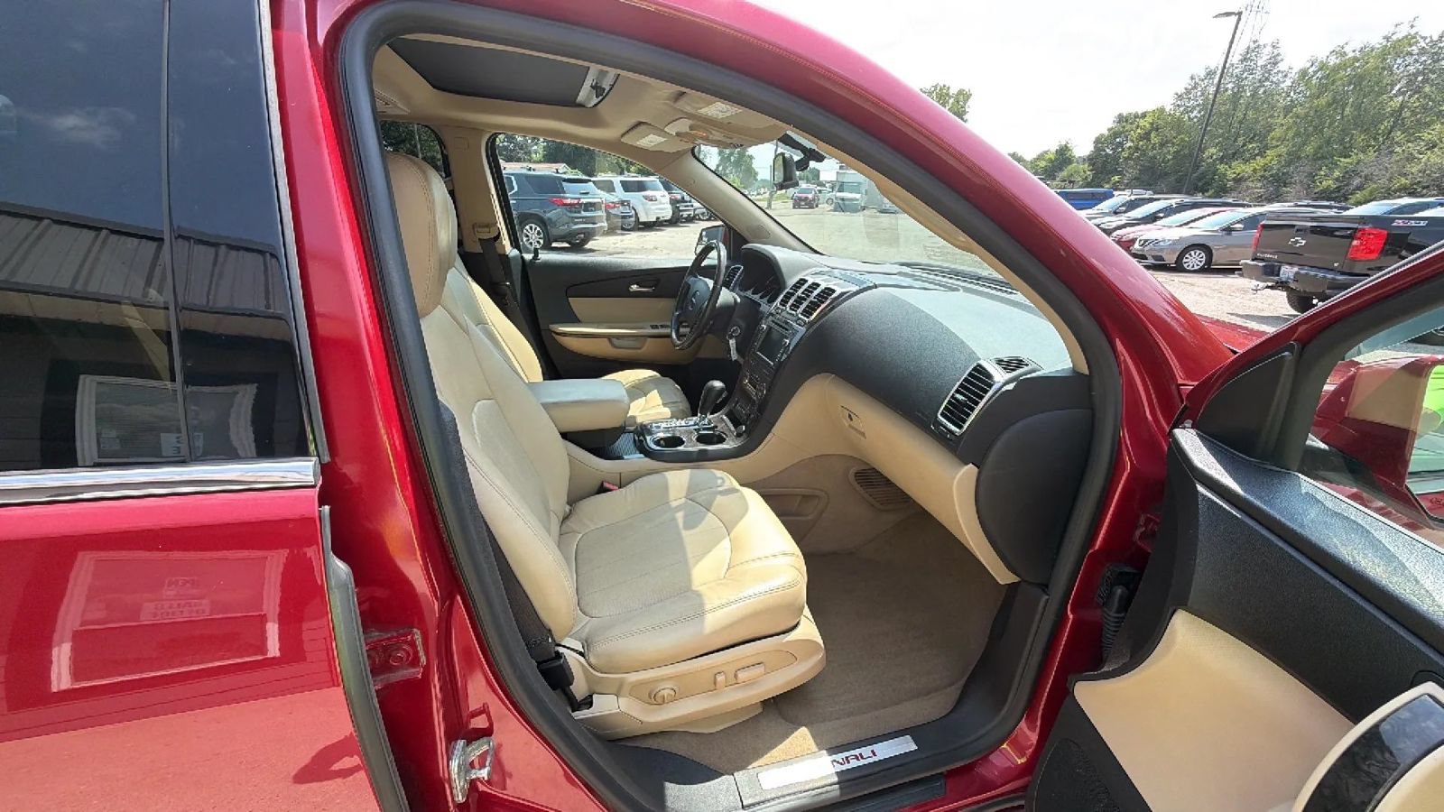 Used 2012 GMC Acadia Denali AWD/4WD image 16