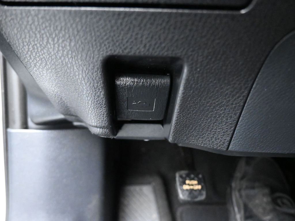 Used 2023 Toyota Camry SE image 26