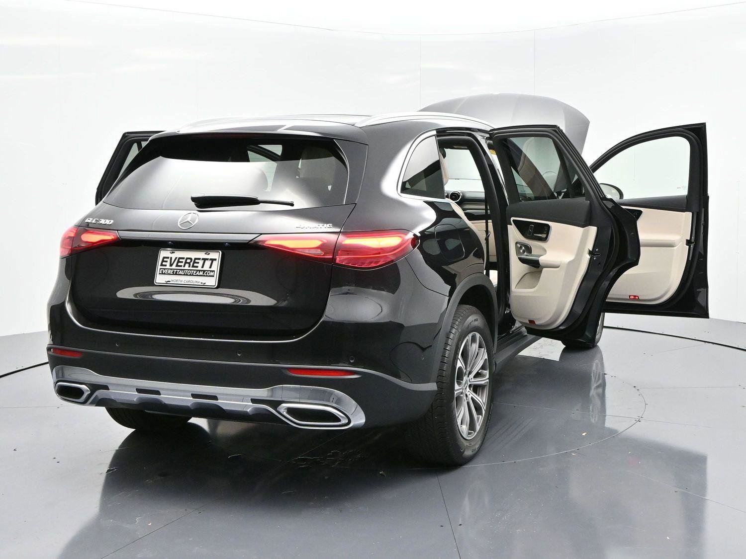 Used 2024 Mercedes-Benz GLC 300 4MATIC image 38