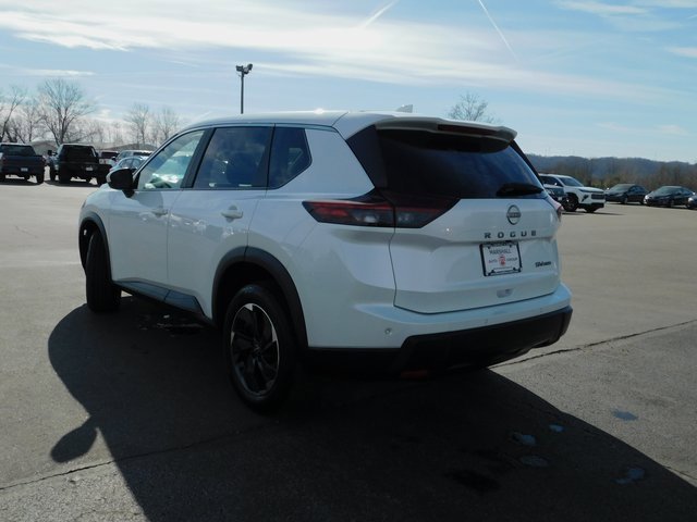 Used 2024 Nissan Rogue SV image 9