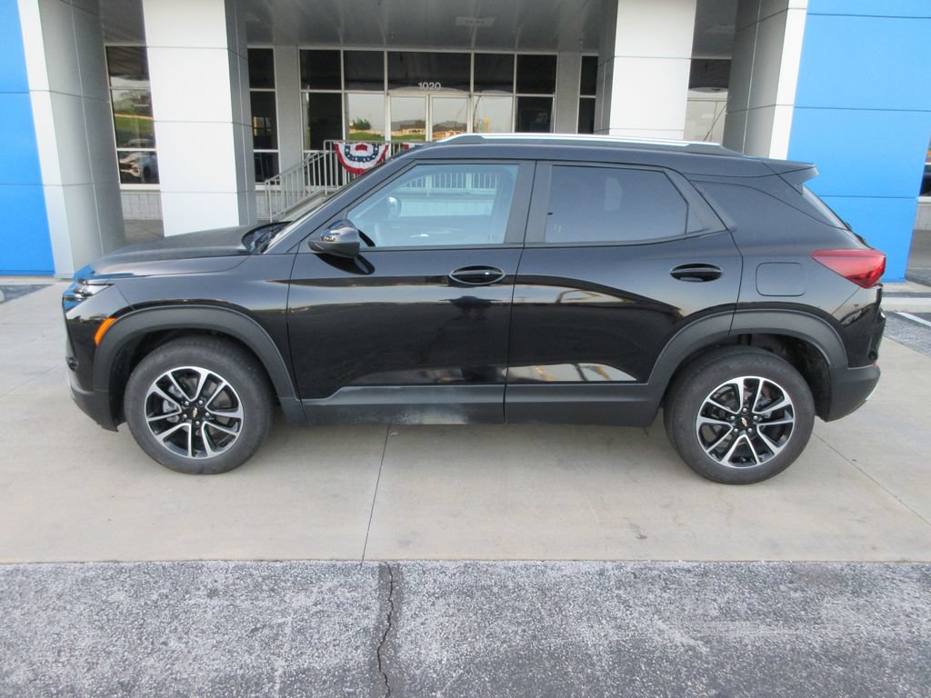 Certified 2025 Chevrolet TrailBlazer LT FWD image 2