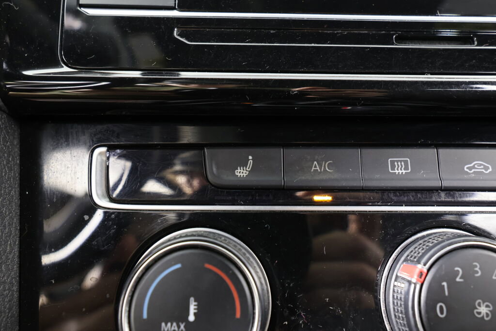 Used 2020 Volkswagen GTI S image 38