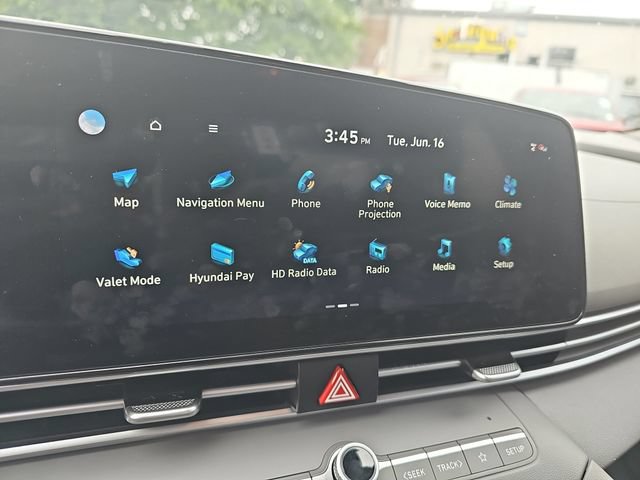 Used 2023 Hyundai Elantra SEL w/ Convenience Package FWD image 24