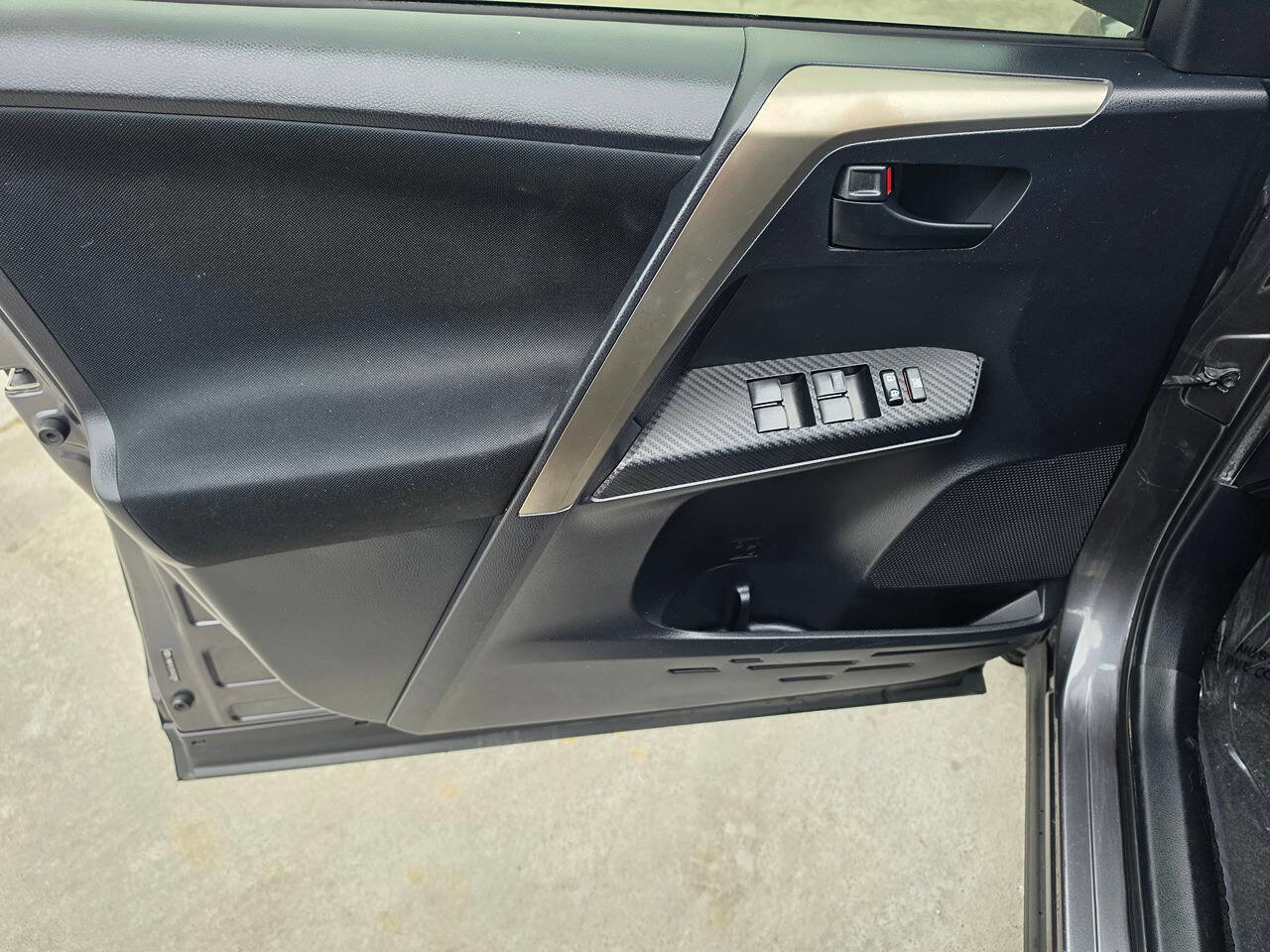 Used 2013 Toyota RAV4 XLE FWD image 20