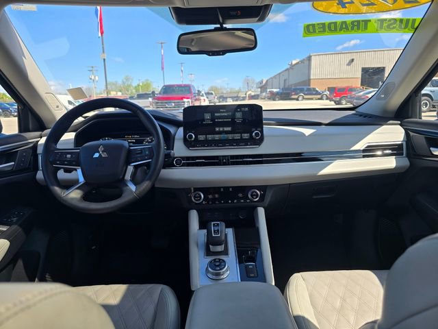 Used 2024 Mitsubishi Outlander SEL image 17