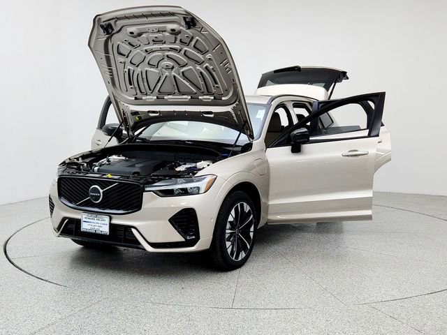 New 2026 Volvo XC60 T8 Plus w/ Protection Package Premier image 9