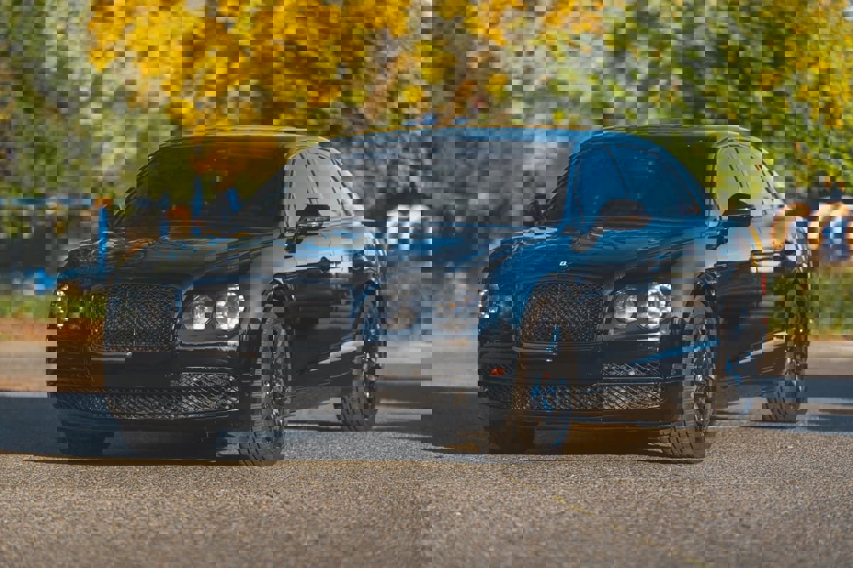 Used 2015 Bentley Flying Spur V8 image 2