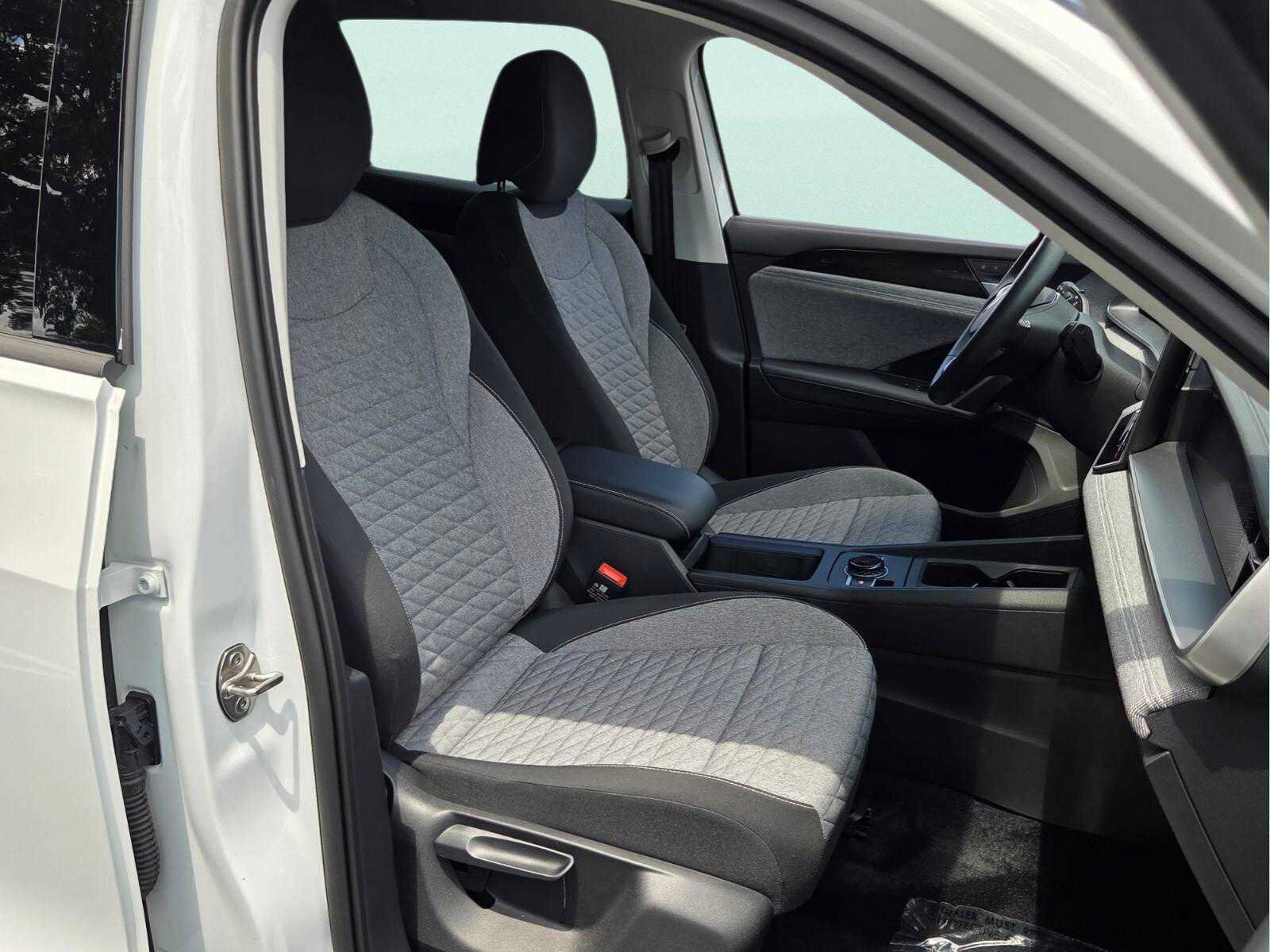 Used 2026 Volkswagen Tiguan S FWD image 17