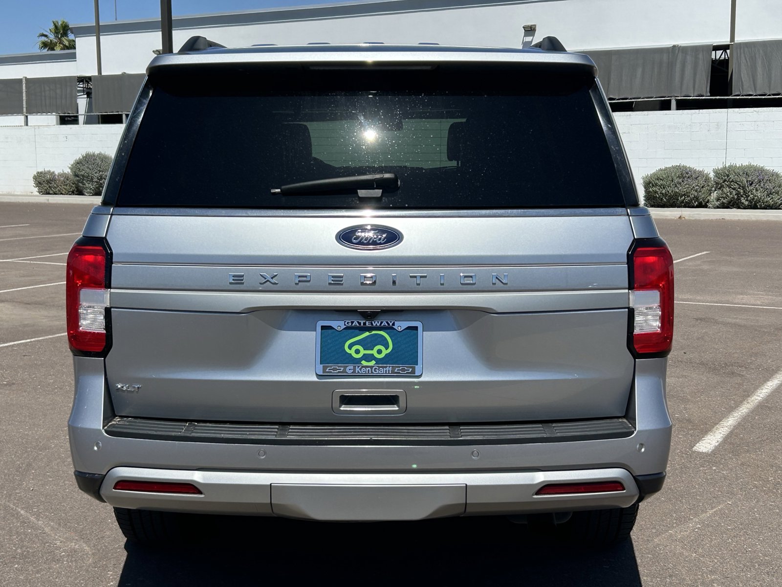Used 2024 Ford Expedition XLT RWD image 4