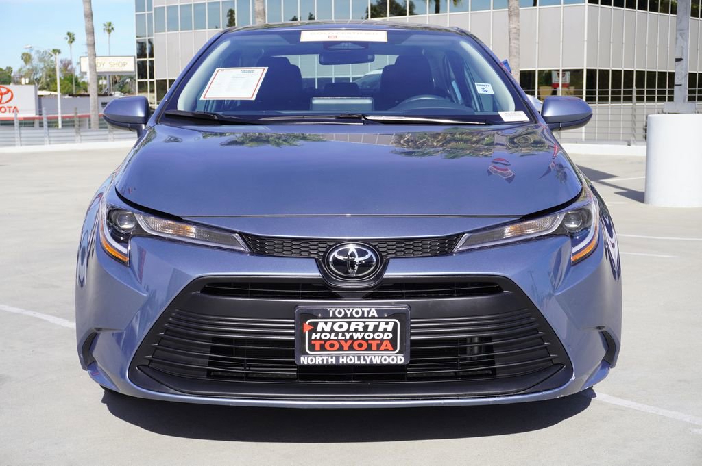 Certified 2025 Toyota Corolla LE image 3