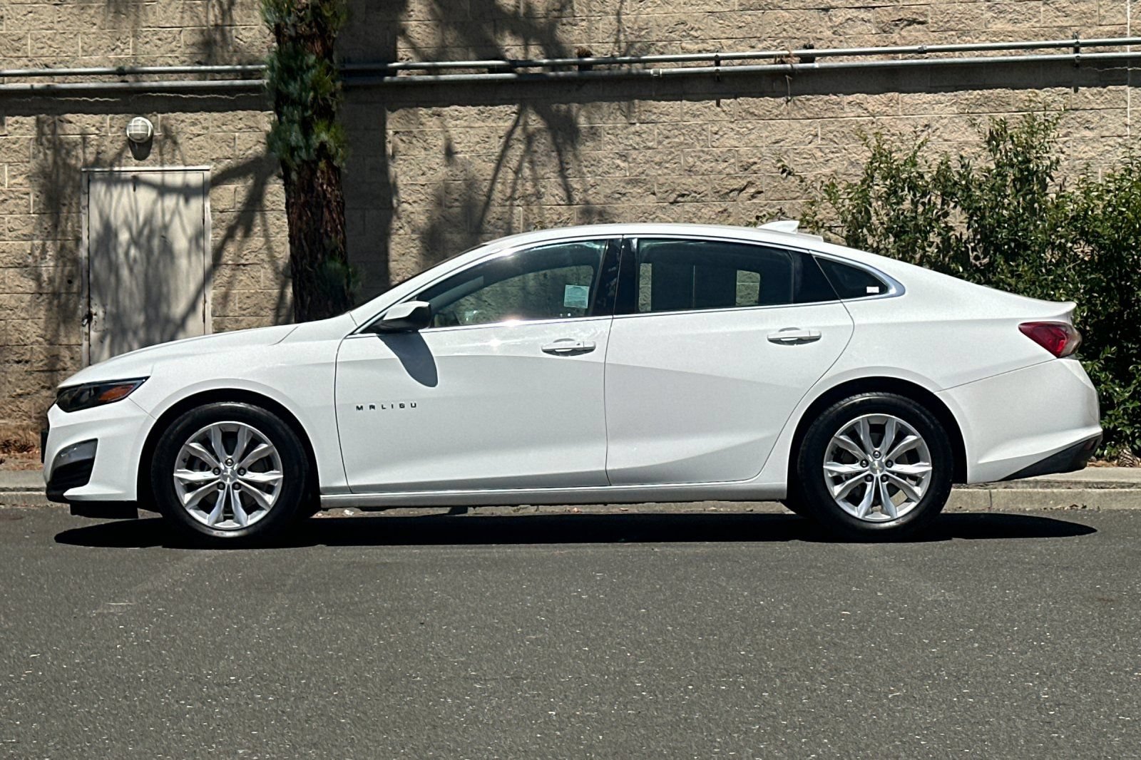 Used 2022 Chevrolet Malibu LT FWD image 6