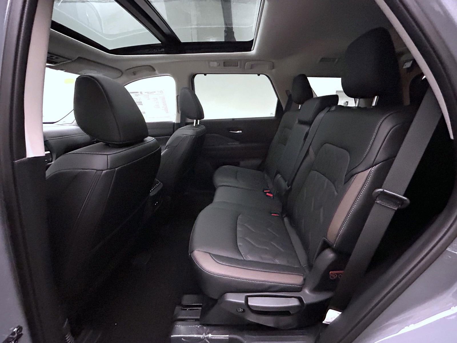 New 2026 Nissan Pathfinder Platinum w/ Cargo Package AWD/4WD image 11