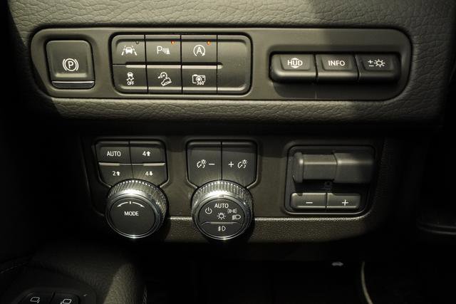 Used 2024 GMC Yukon Denali w/ LPO, Floor Liner Package AWD/4WD image 15