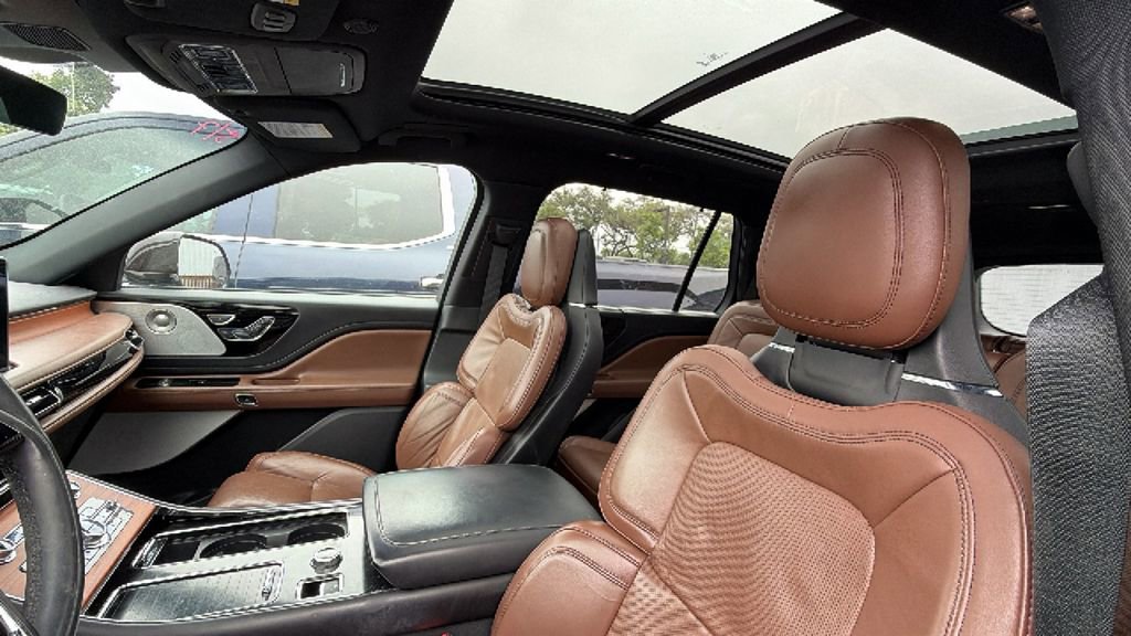 Used 2020 Lincoln Aviator Reserve w/ Equipment Group 202A AWD/4WD image 9
