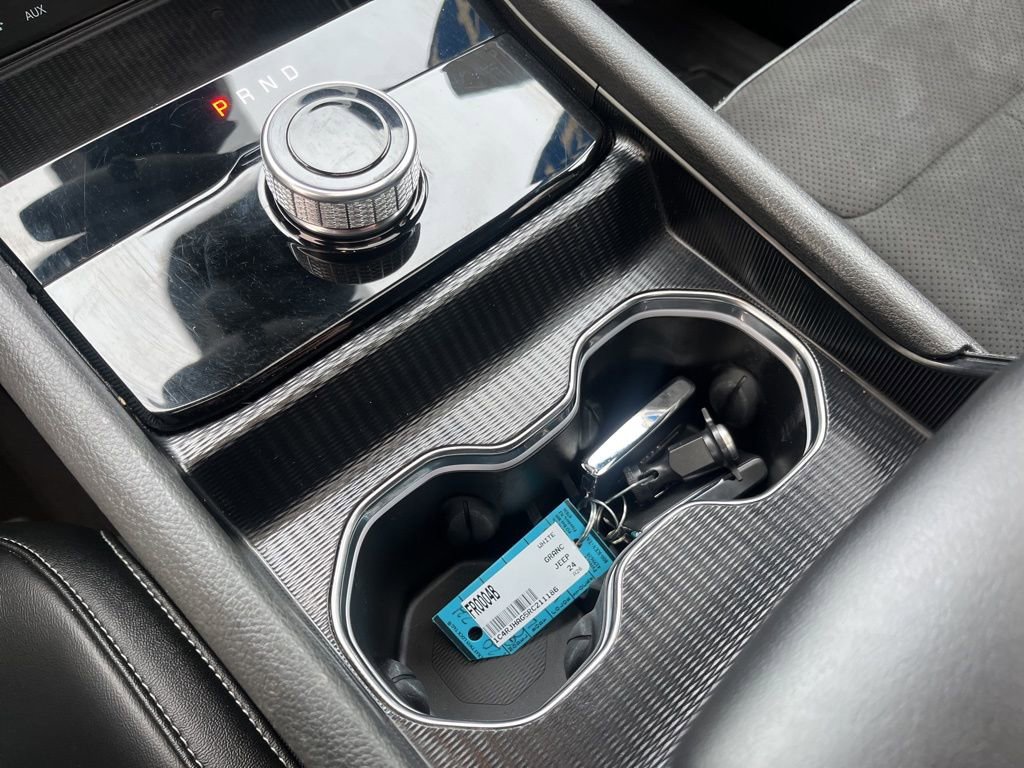 Used 2024 Jeep Grand Cherokee Altitude image 27