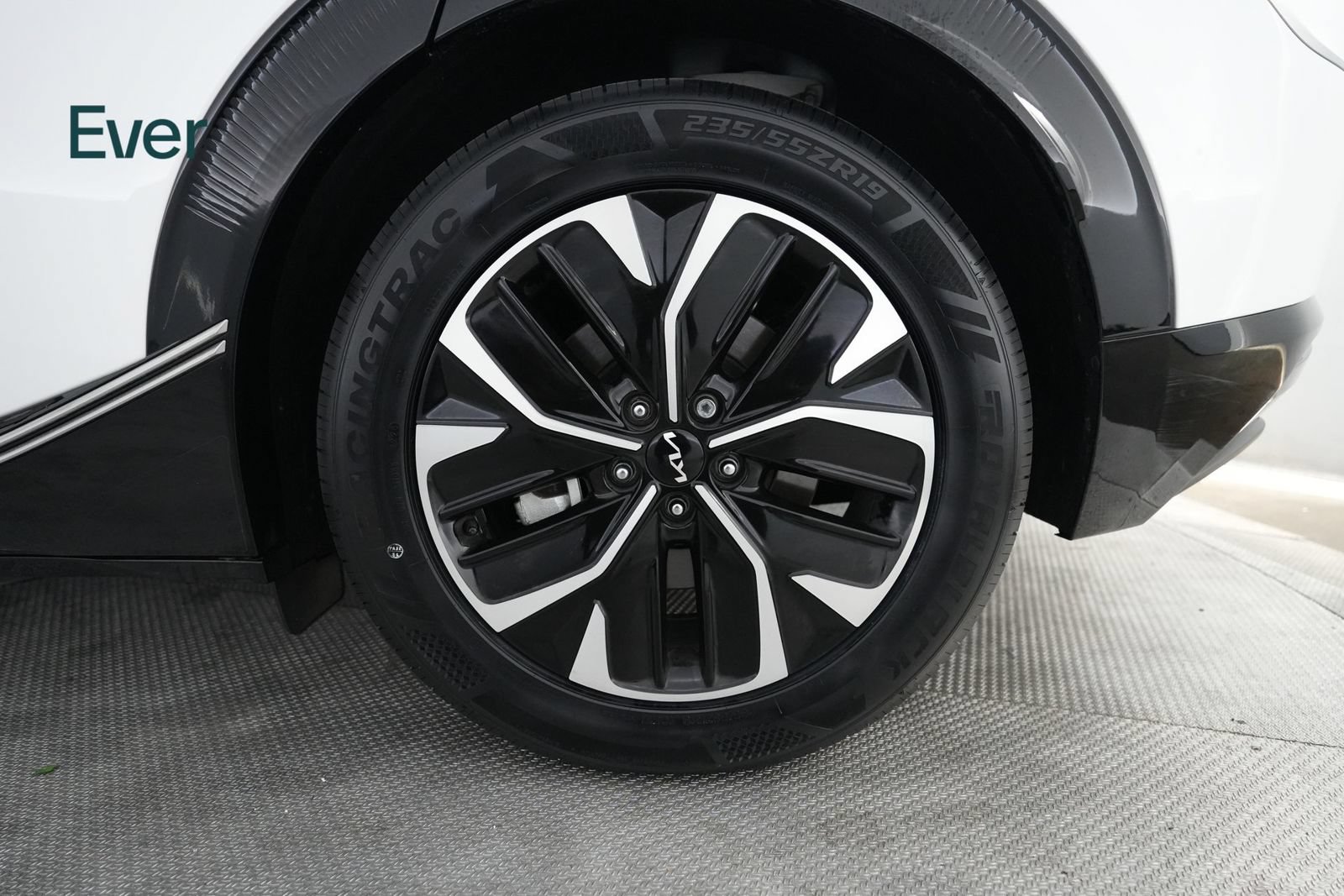 Used 2024 Kia EV6 Wind RWD image 9