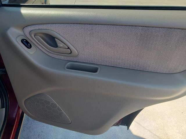 Used 2004 MAZDA Tribute LX w/ Luxury Pkg AWD/4WD image 18