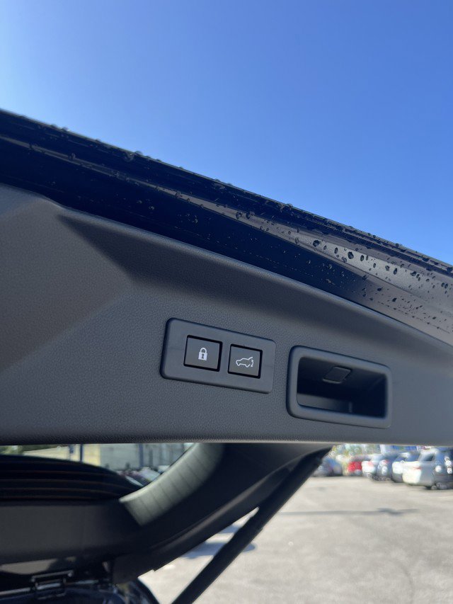 Used 2025 Subaru Forester Premium image 11