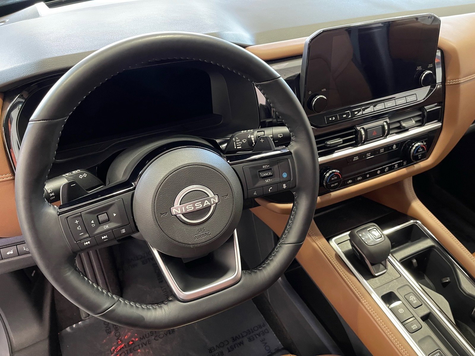 Used 2025 Nissan Pathfinder Platinum FWD image 33