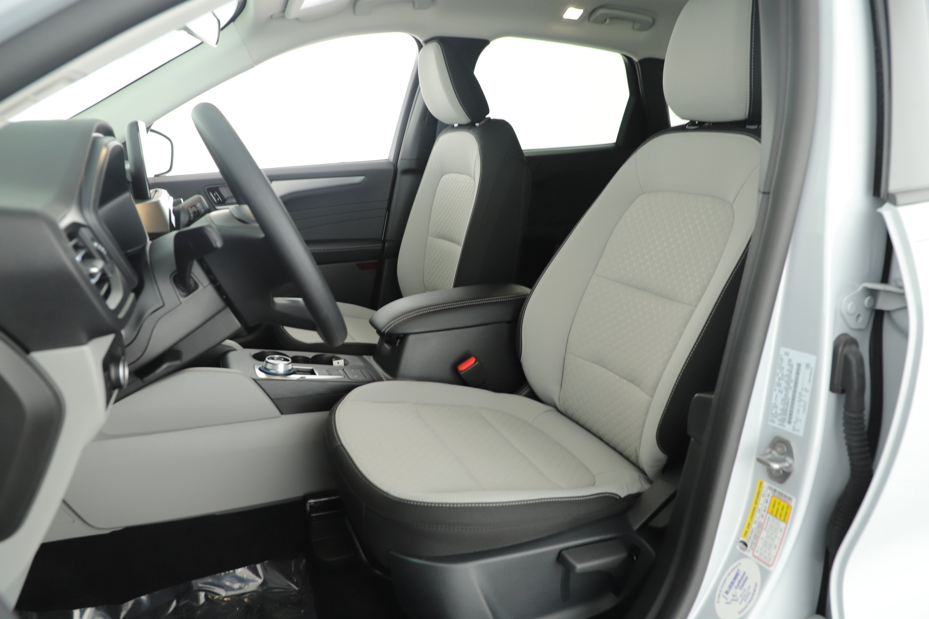 Certified 2025 Ford Escape Active image 12