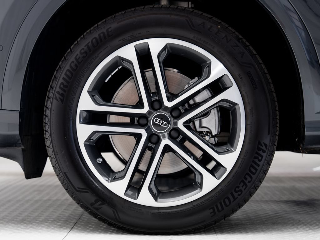 Certified 2025 Audi Q5 Premium w/ 19" Wheel Package AWD/4WD image 34