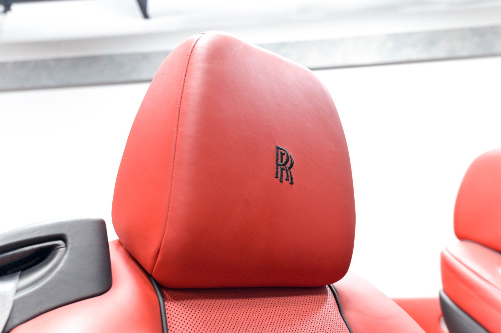 Used 2017 Rolls-Royce Dawn RWD image 96