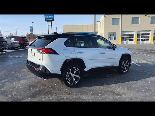 Used 2025 Toyota RAV4 XSE w/ Premium Package image 8