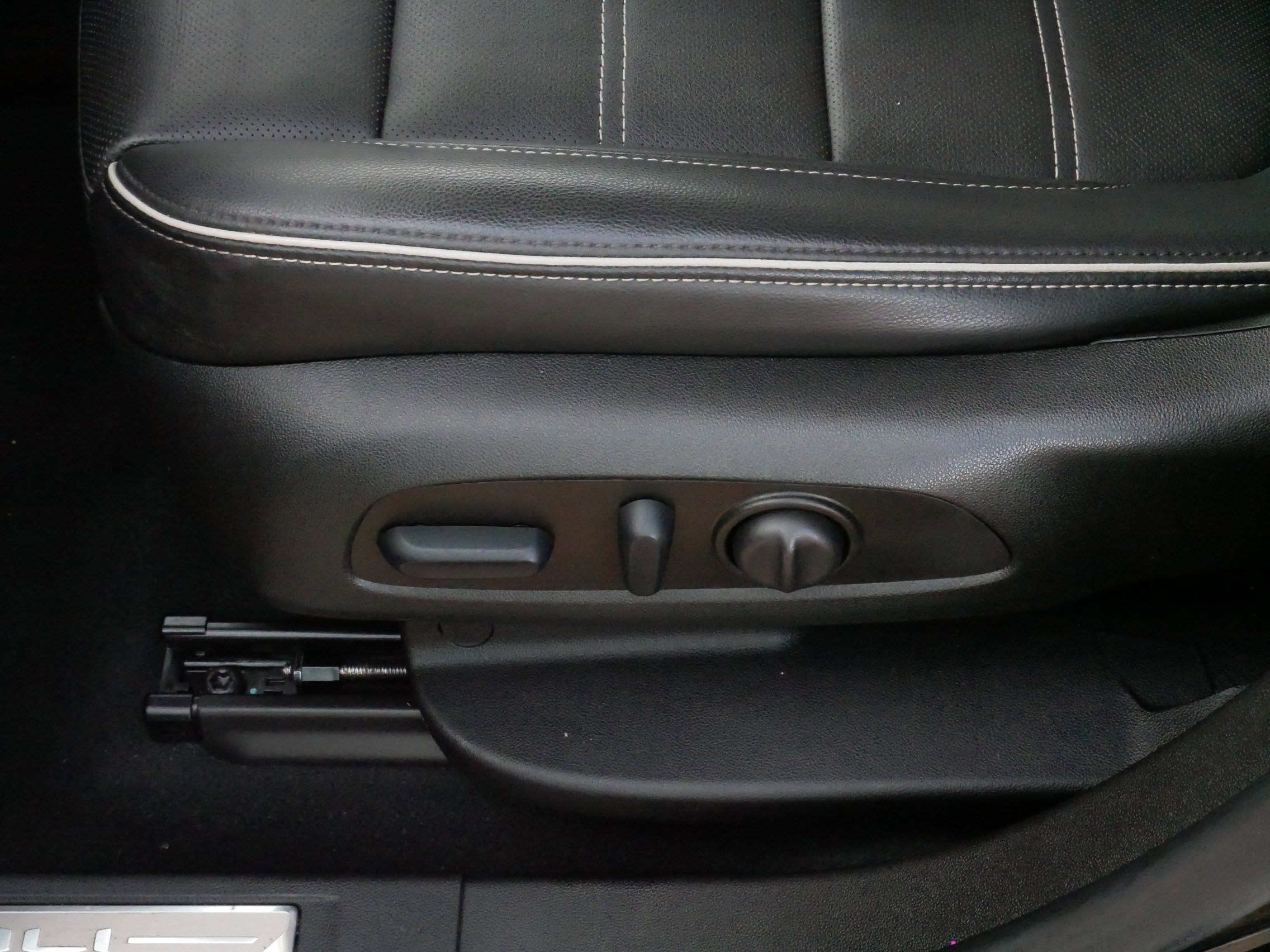 Used 2023 GMC Acadia Denali w/ Black Diamond Edition image 20