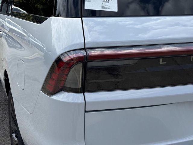 New 2026 Lincoln Navigator L Reserve w/ Jet Appearance Package AWD/4WD image 11