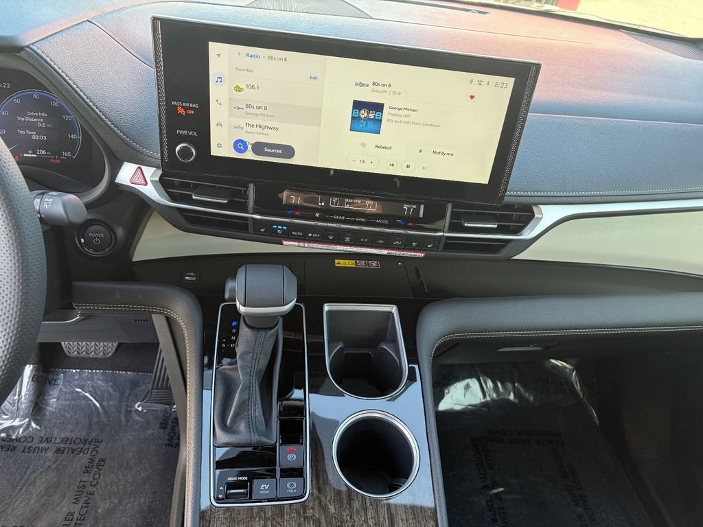 Certified 2026 Toyota Sienna Limited FWD image 33