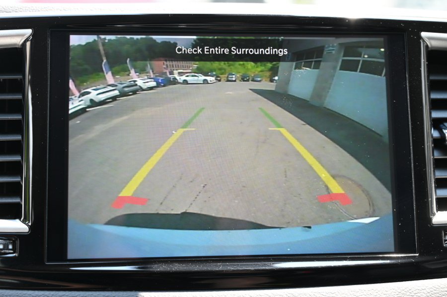 Used 2024 Chrysler Pacifica Touring-L FWD image 25