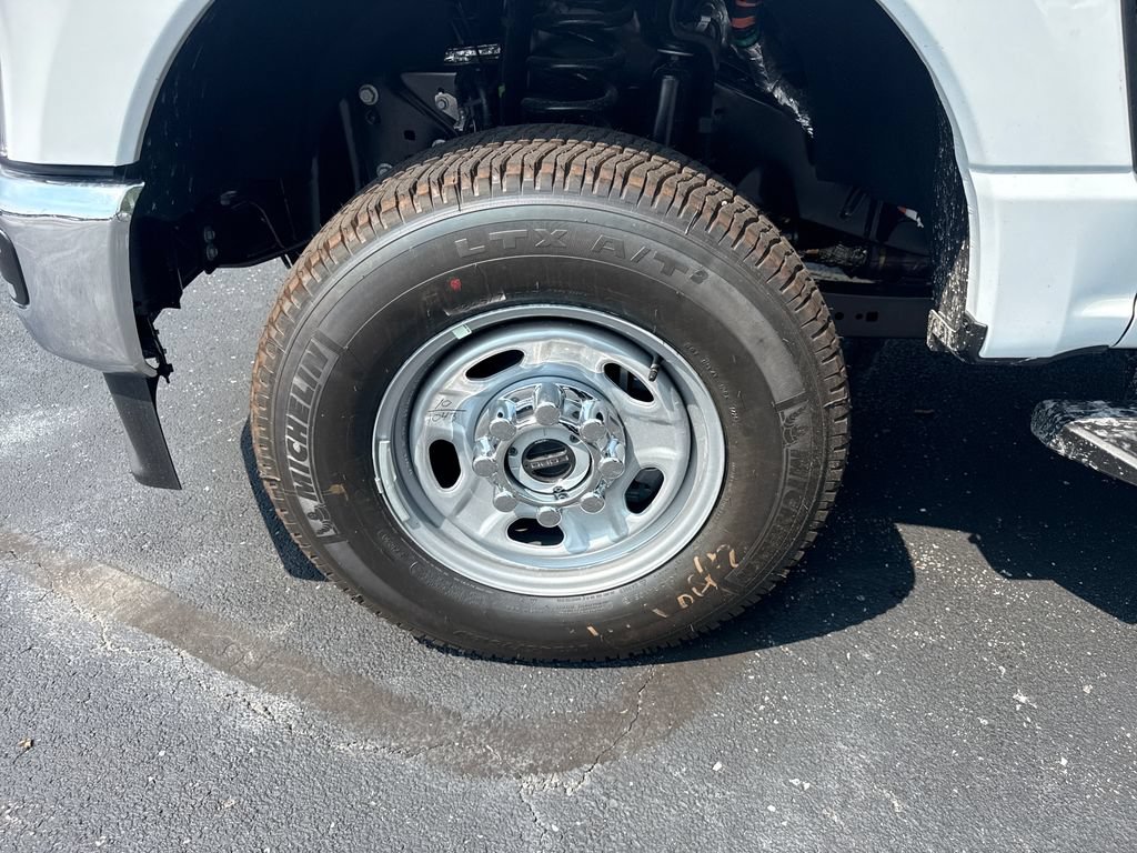 New 2026 Ford F250 XL w/ XL Chrome Package AWD/4WD image 10