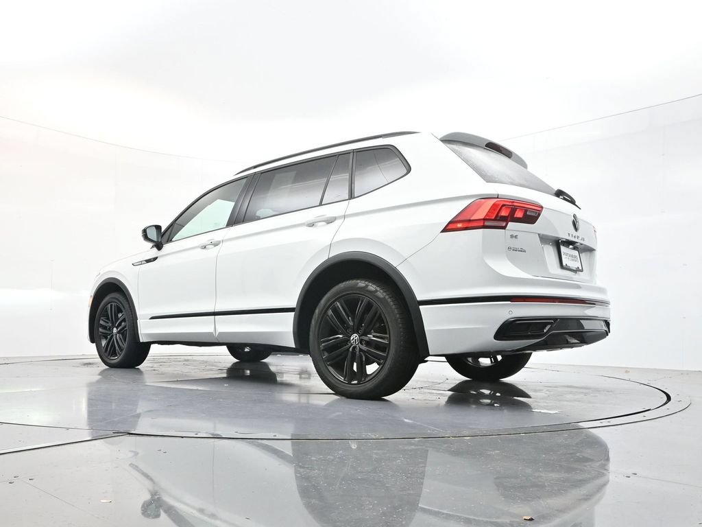 Used 2022 Volkswagen Tiguan SE R-Line FWD image 30