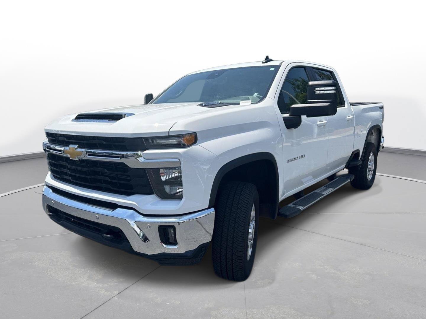 Used 2025 Chevrolet Silverado 3500 LT w/ Safety Package AWD/4WD image 2