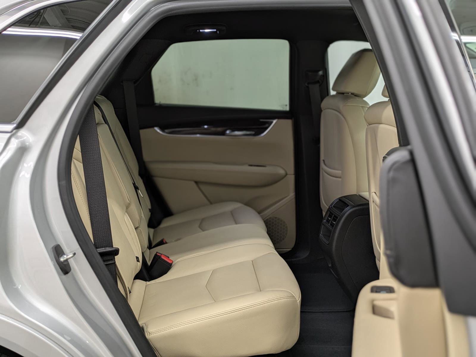 Used 2019 Cadillac XT5 AWD image 19