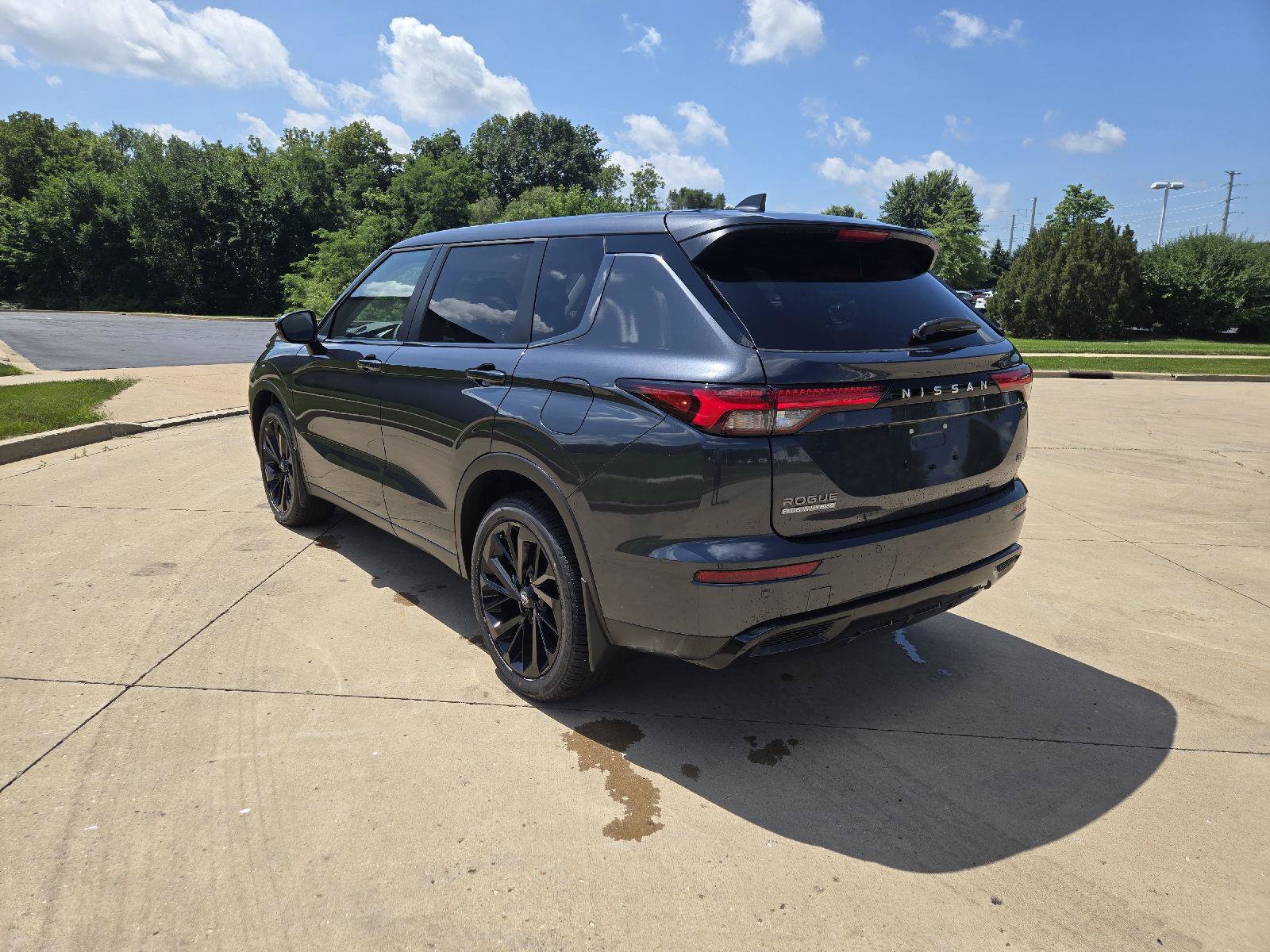 New 2026 Nissan Rogue SL AWD/4WD image 6