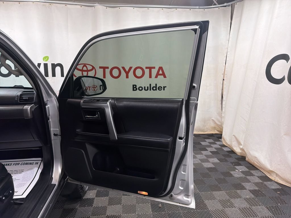 Used 2018 Toyota 4Runner SR5 Premium AWD/4WD image 8