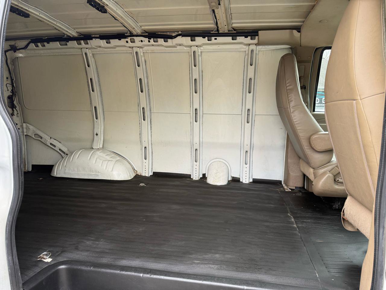 Used 2020 Chevrolet Express 2500 w/ Driver Convenience Package RWD image 12