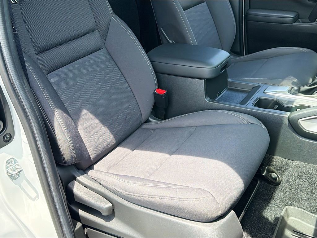 Used 2024 Nissan Frontier SV RWD image 28