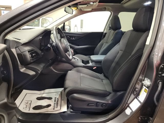 Used 2025 Subaru Outback Premium AWD/4WD image 11
