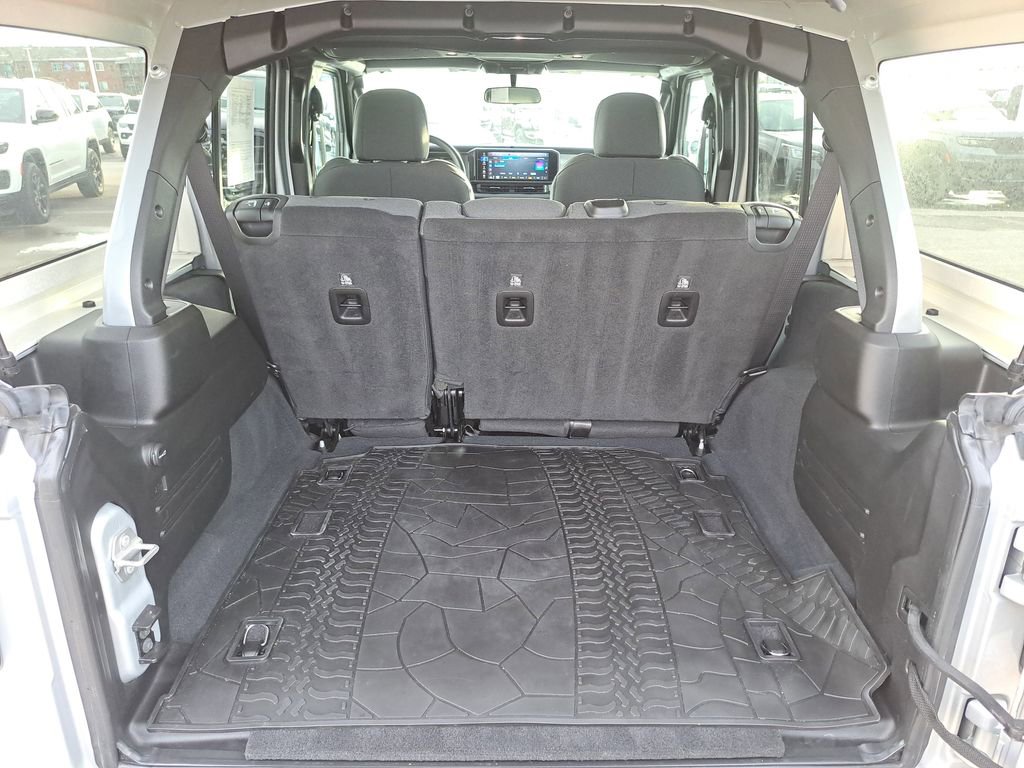 Used 2024 Jeep Wrangler Sport image 9