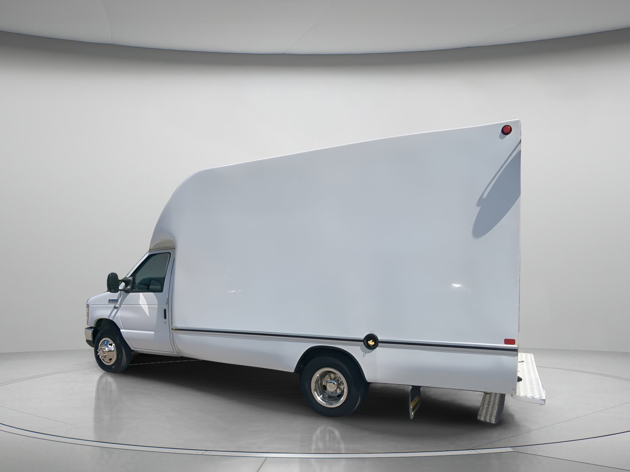 Used 2019 Ford E-350 and Econoline 350 Super Duty RWD image 20